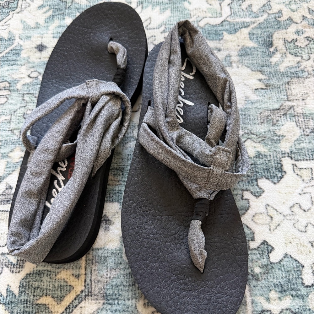 Skechers Yoga Fit Gray Sandals